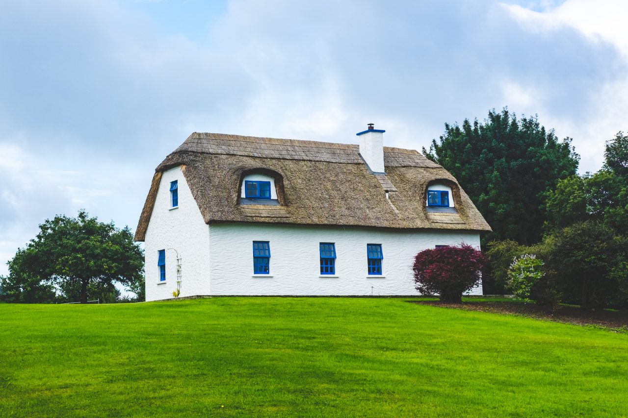 https://www.oreillydoherty.ie/wp-content/uploads/2020/10/legal-problems-when-buying-a-house-1280x853.jpg